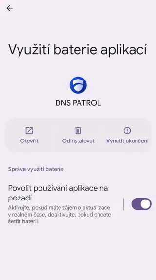 Povolení běhu aplikace na pozadí v nastavení zařízení.